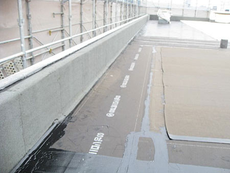 企業でのアスファルト防水工事